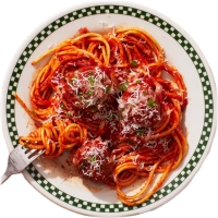 (tomatensaus,parmazaanse kaas)