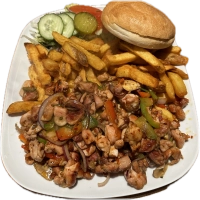  Met extra kipfilet,paprika, ui, champignon, friet, frisse salade.