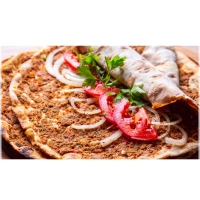Lahmacun met salade